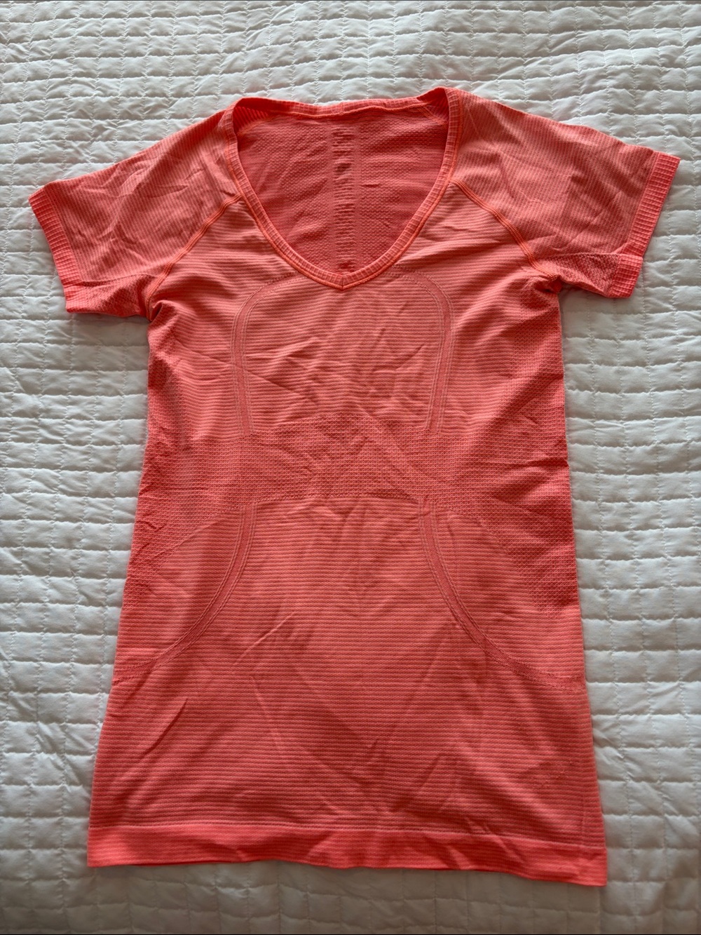 Lululemon Women’s Coral Seamless V-Neck Active Top